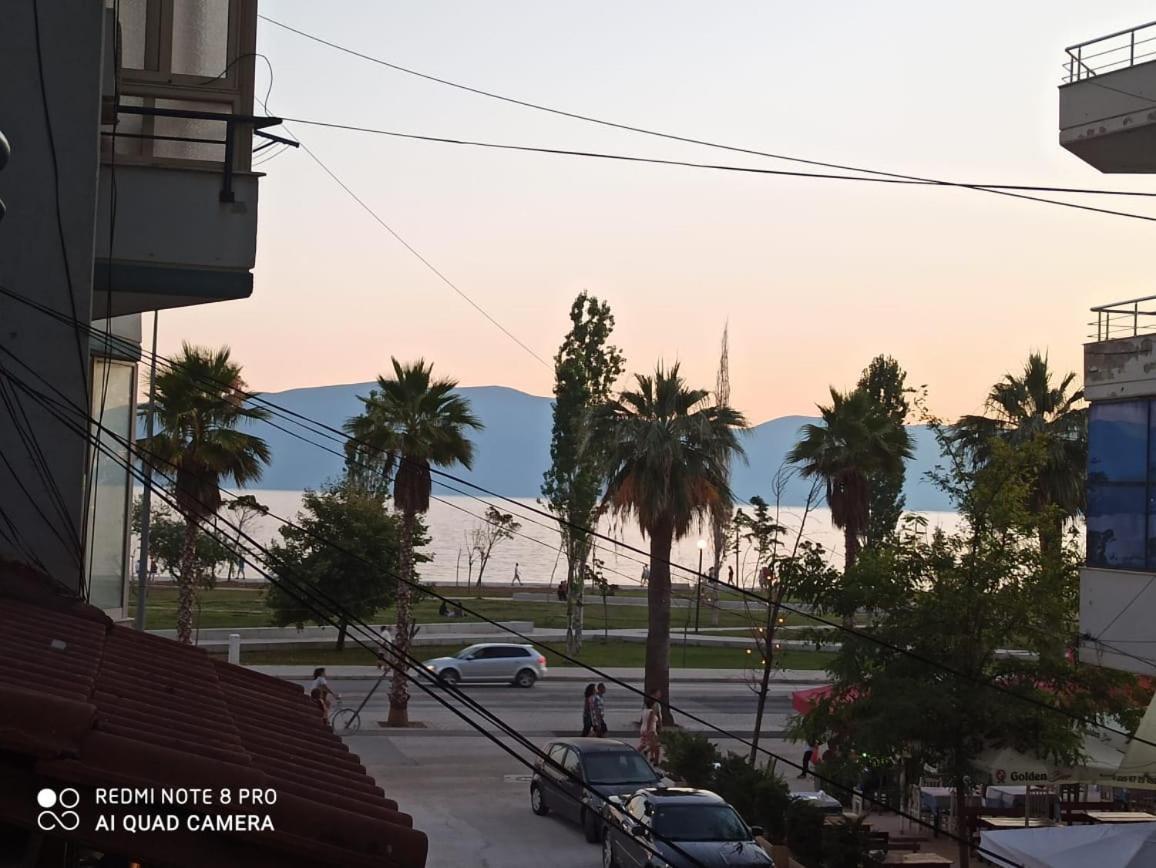 Vivi La Tua Vacanza Con L'Appartamento 1 Di Ervin! Enjoy Your Holiday With Ervin'S Apartment 1! Vlorë 외부 사진