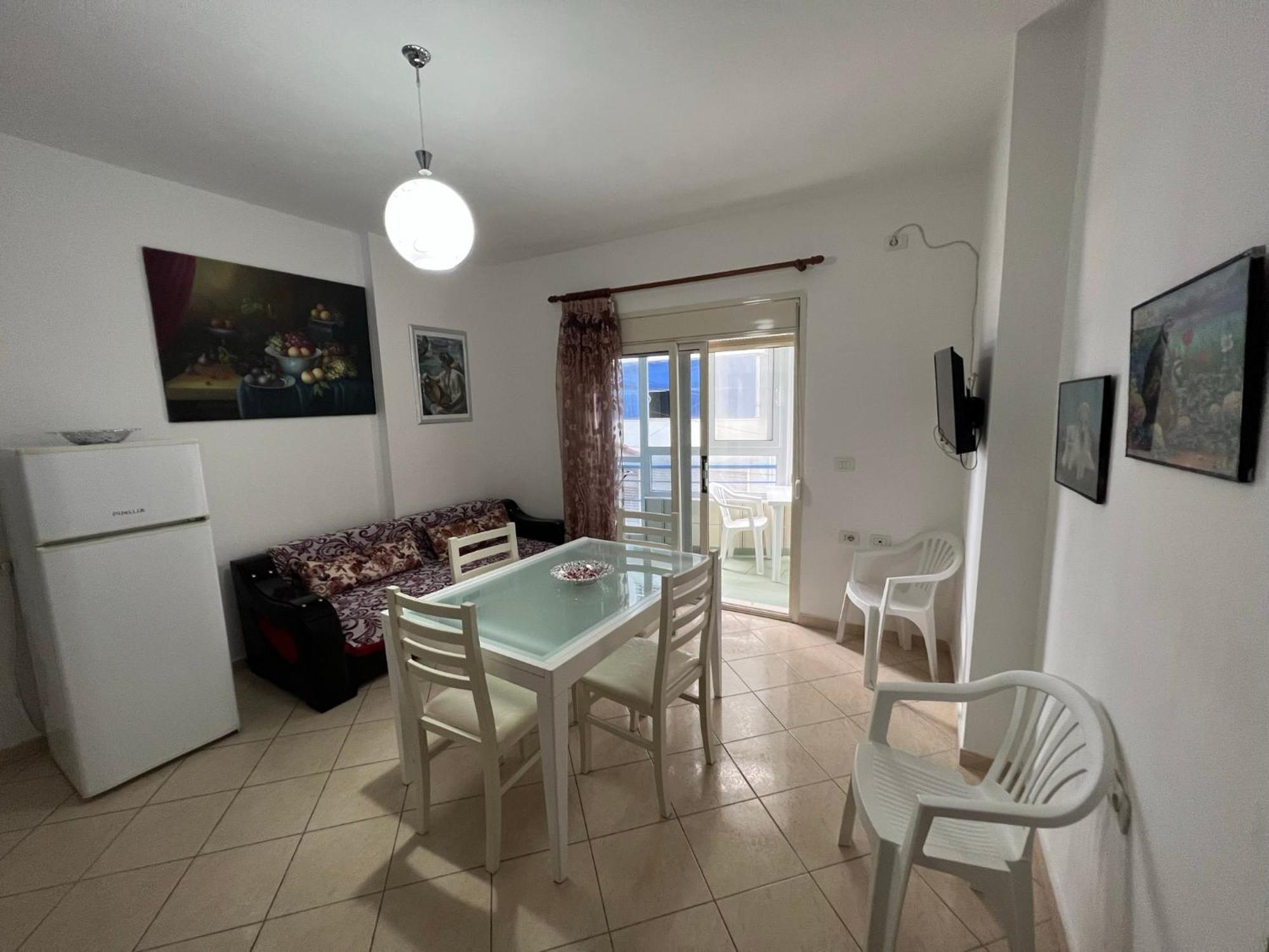 Vivi La Tua Vacanza Con L'Appartamento 1 Di Ervin! Enjoy Your Holiday With Ervin'S Apartment 1! Vlorë 외부 사진